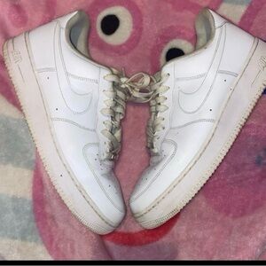 White Nike Air Force